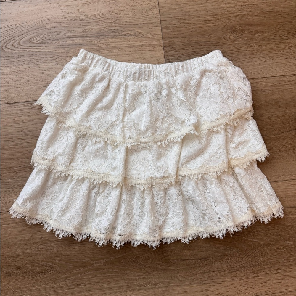 BCBG Max Azria Elegant Lace Tiered White Skirt